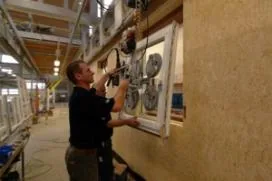 Instalación de la ventana con una ventosa de vacío